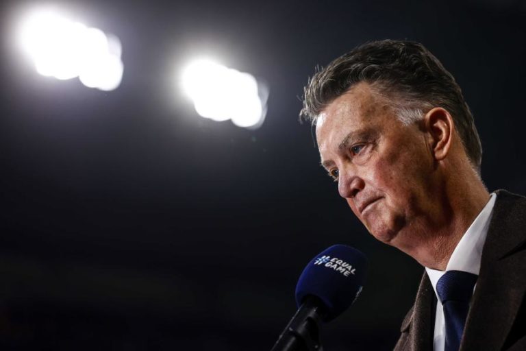 Van Gaal revela ter cancro, mas quer estar no Mundial2022