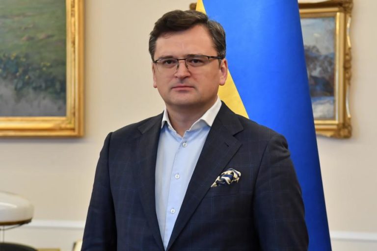 Ucrânia: Kiev pede à China que desempenhe papel importante nas negociações para a paz
