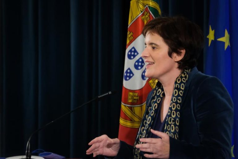 Governo: Ministra da Presidência remete para o futuro Orçamento eventuais compensações pela inflação