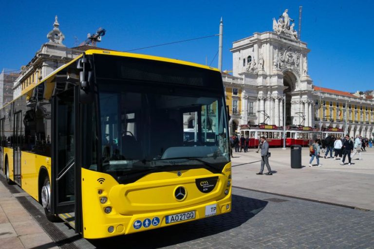 AM de Lisboa recomenda transportes públicos gratuitos para jovens, idosos, desempregados e deficientes