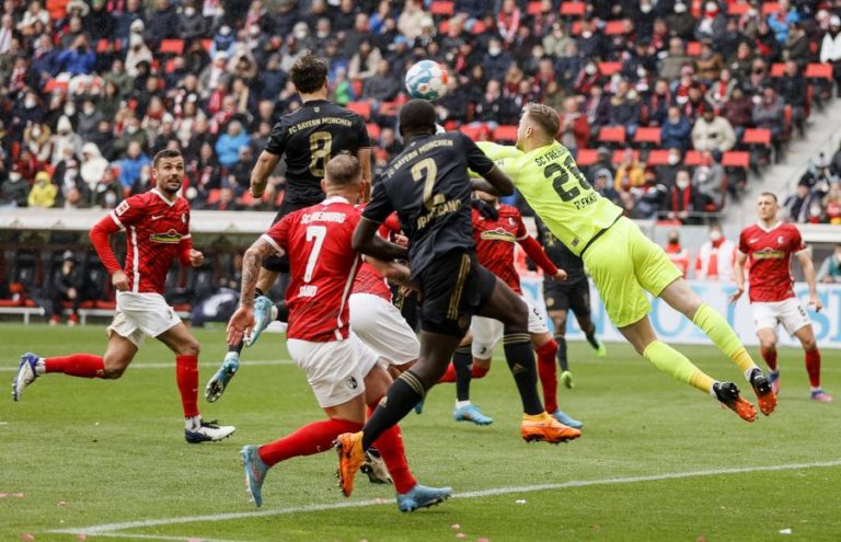 Friburgo apresentou recurso por Bayern ter estado com 12 em campo
