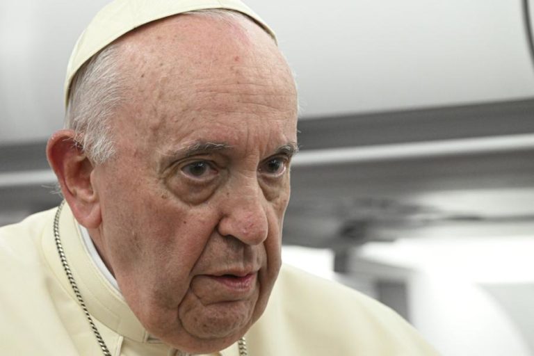 Papa Francisco visita Líbano em junho