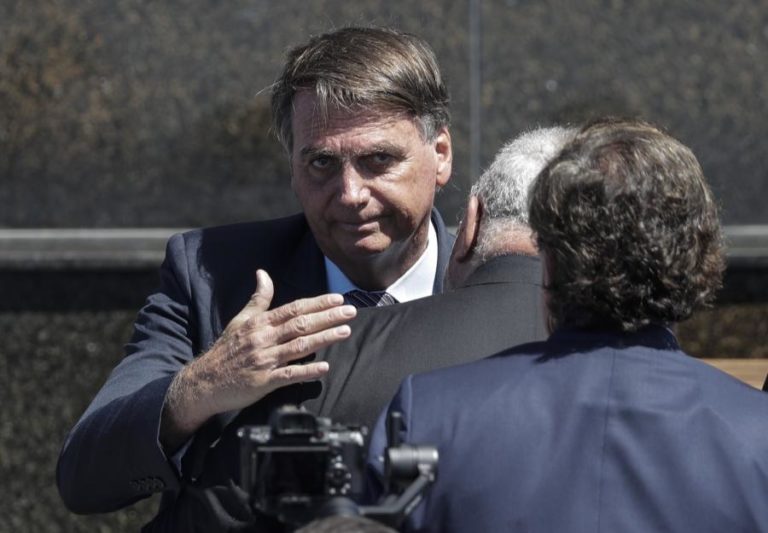 Presidente do Brasil veta projeto aprovado no parlamento para ajudar produtores culturais