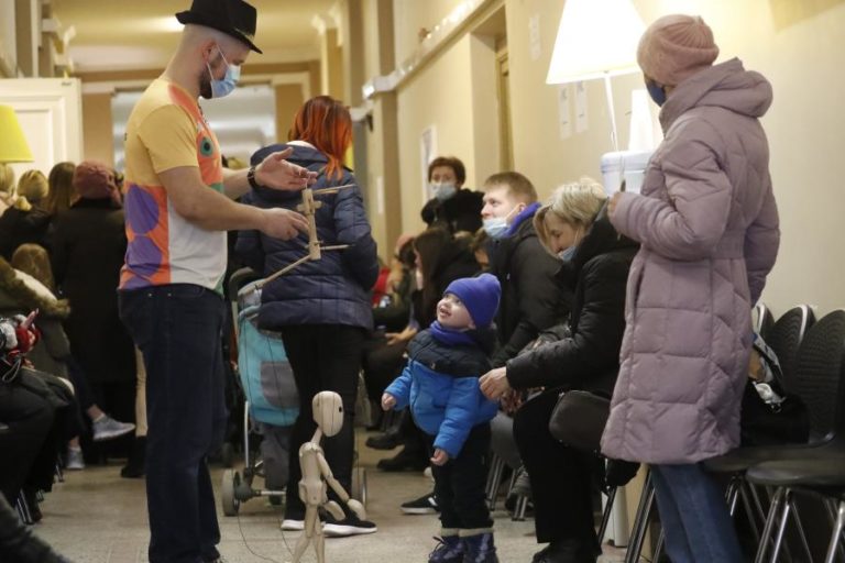 Ucrânia: Governo da Letónia anuncia 116 ME para apoio aos refugiados no país