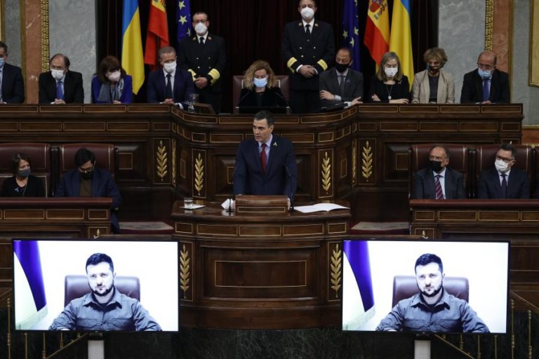 Ucrânia: Zelensky compara situação no país com o bombardeamento de Guernica