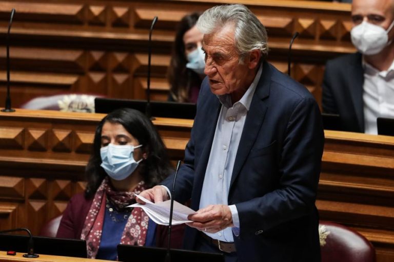 Governo: Jerónimo diz que “nenhuma das opções” espanta e quer  travão ao aumento do custo de vida