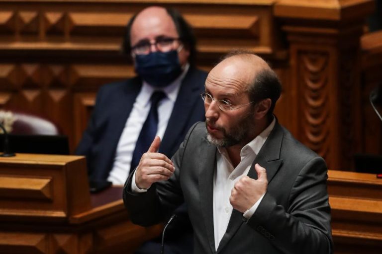 OE2022: Livre faz depender sentido de voto de aceitação de propostas do partido