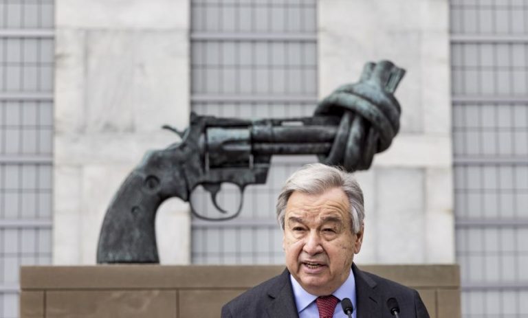 Ucrânia: Guterres em Moscovo dia 26 de abril para encontro com Vladimir Putin