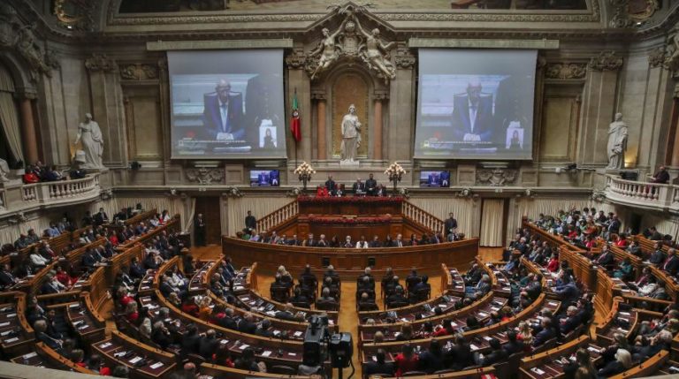 Ucrânia: PSD propõe visita de deputados portugueses ao parlamento ucraniano
