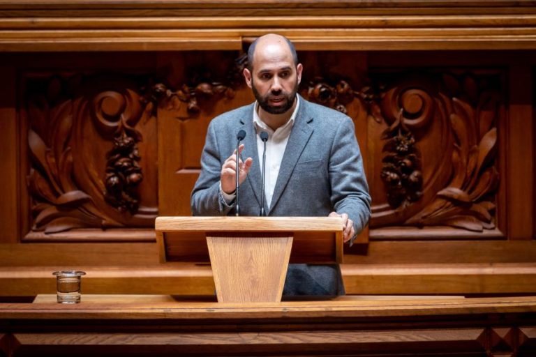 BE questiona Governo sobre condições do acolhimento de refugiados