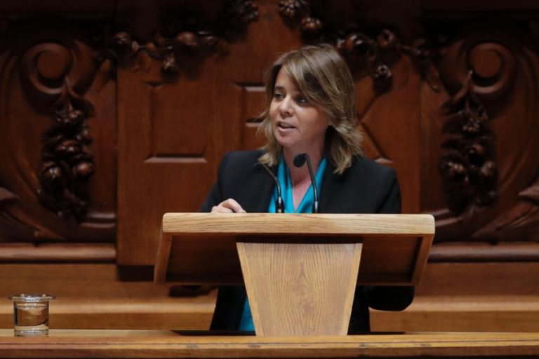 OE2022: “Calar a direita com o programa da direita é o avesso de um orçamento de esquerda”