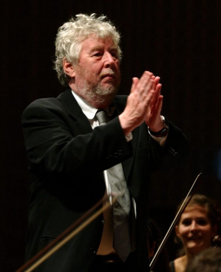 Morreu o compositor britânico Harrison Birtwistle aos 87 anos