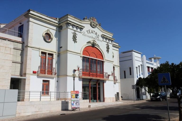 Fado preenche este mês programação dos 100 anos do teatro de Estremoz