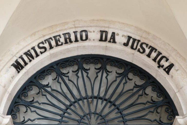 Ministério da Justiça está a analisar efeitos práticos e jurídicos de acórdão do TC sobre metadados