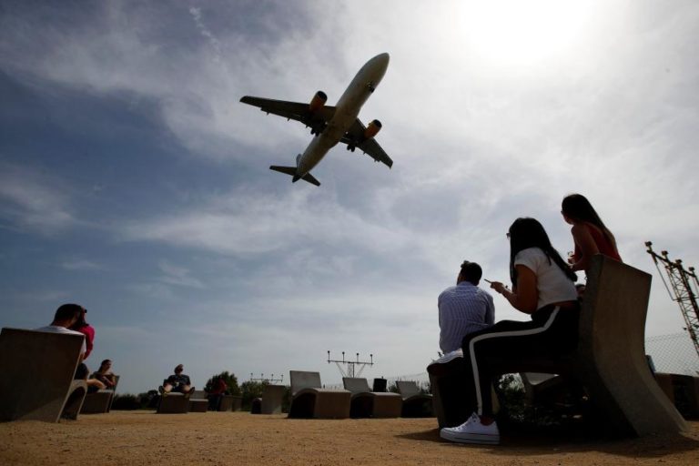 Vueling passa a ligar Barcelona e ilha cabo-verdiana do Sal no verão
