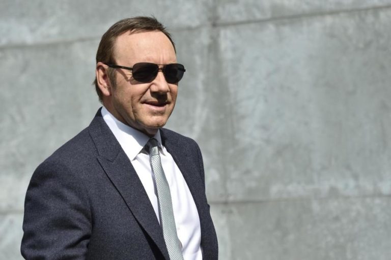 Ator Kevin Spacey acusado de agressão sexual contra três homens