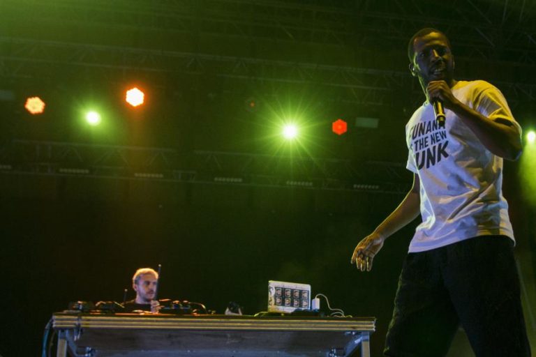 Paus, Branko e Dino D’Santiago e Nídia atuam em junho em festival francês