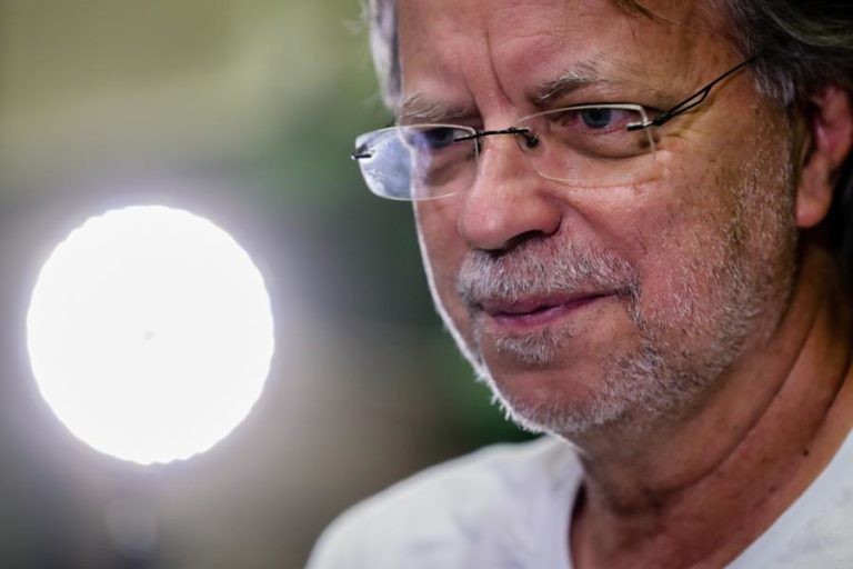 Prémio de Literatura José Craveirinha distingue Mia Couto