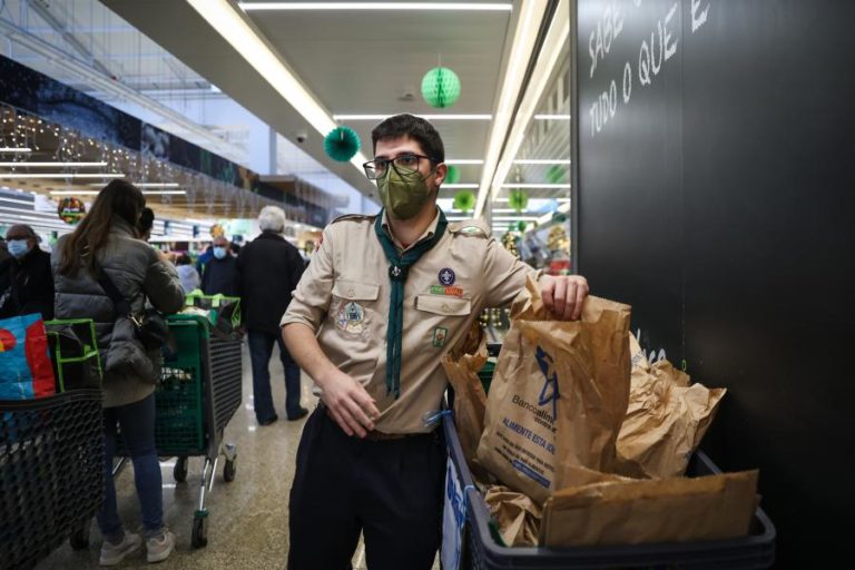 Recolha de alimentos do banco alimentar volta aos supermercados hoje e domingo