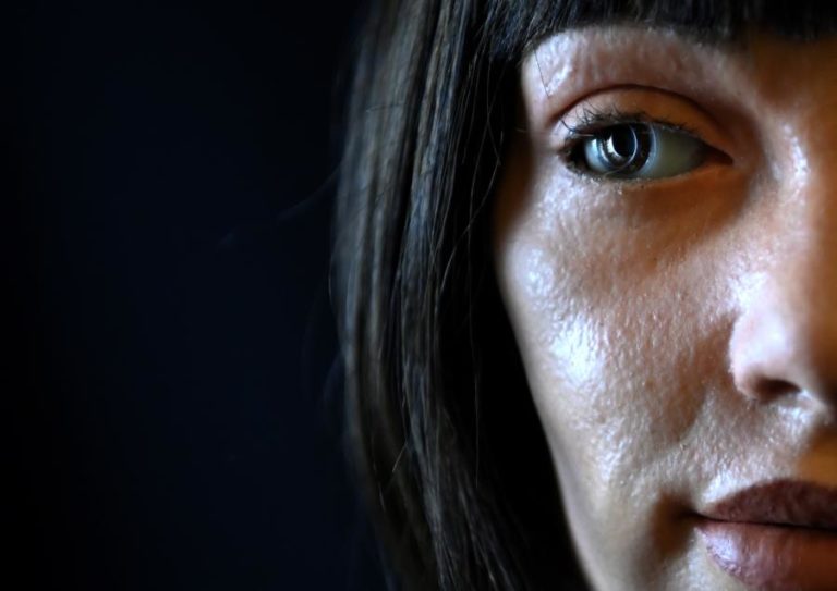 Professor Nick Srnicek alerta para concentração de inteligência artificial nas ‘big tech’