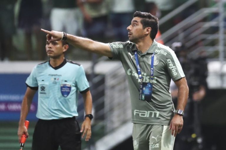 Palmeiras, de Abel Ferreira, ascende provisoriamente à liderança do Brasileirão