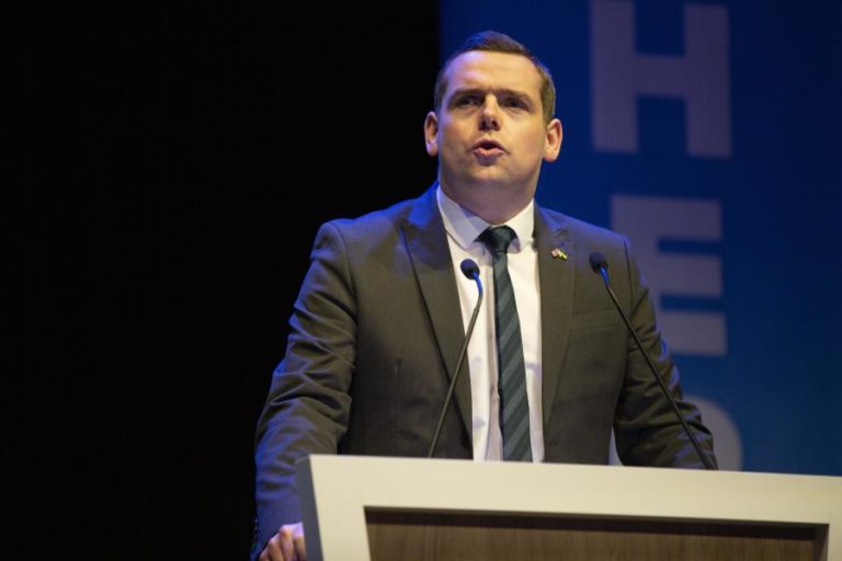 SNP reforçado nas eleições locais na Escócia avança com referendo à independência 