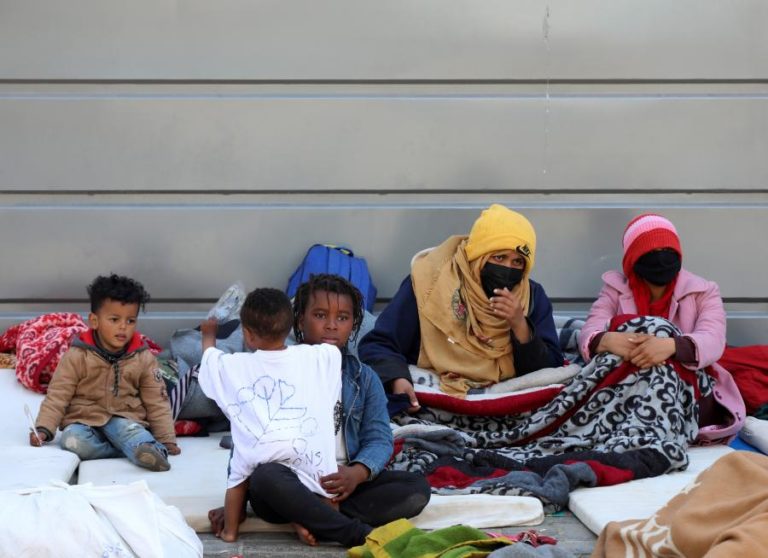 Treze crianças entre os 254 migrantes resgatados do Mediterrâneo na última semana – OIM