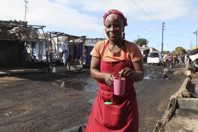 Chá da Rosa, o que tem brasas presas por arames nas ruas de Maputo