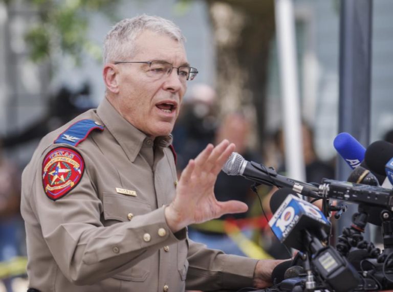 Autoridades do Texas (EUA) admitem que polícia tomou má decisão em tiroteio na escola de Uvalde