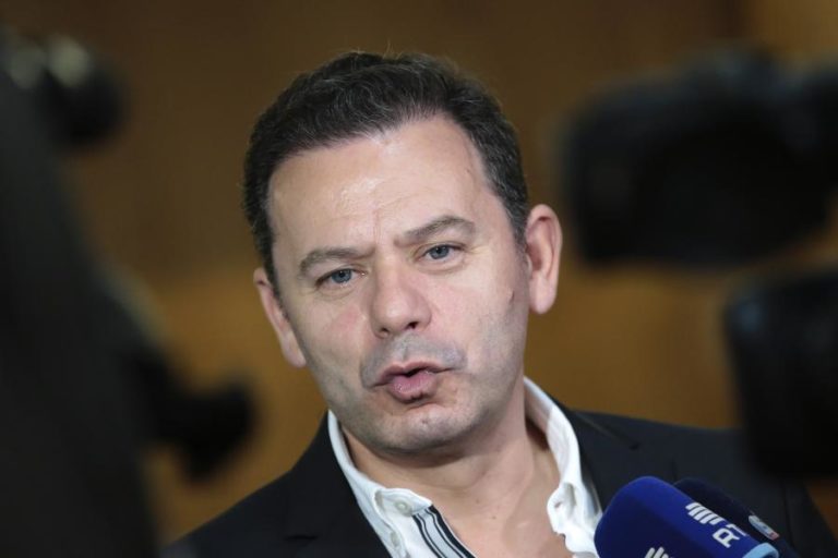 Montenegro eleito presidente do PSD com 73% dos votos