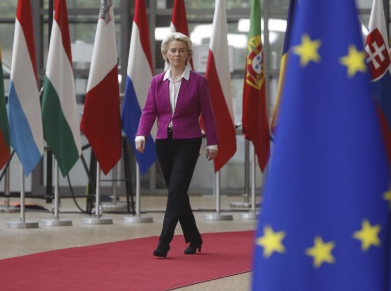 Von der Leyen apela à “unidade” dos 27, a “chave do sucesso” contra Putin