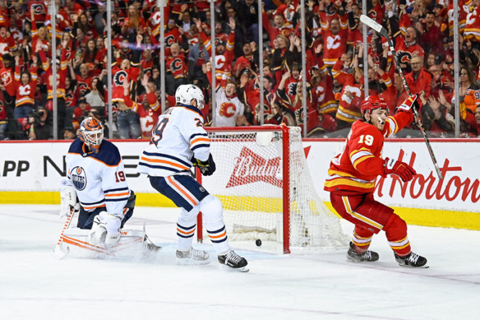 B4922 FOTO: CALGARY FLAMES TWITTER