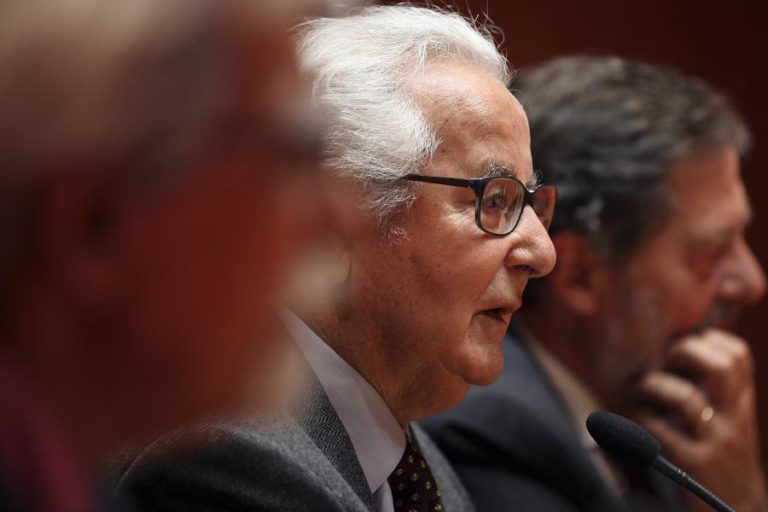 Morreu o poeta e ensaísta João Rui de Sousa aos 94 anos