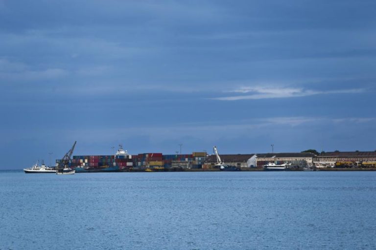 Trabalhadores do porto de São Tomé exigem demissão da direção da Enaport