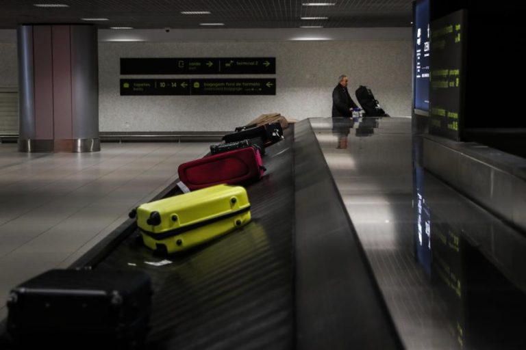 Seis funcionários constituídos arguidos após roubo de malas no aeroporto do Porto