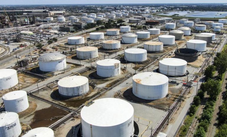 Cotação do barril Brent para entrega em agosto sobe 1,06% para 120,67 dólares