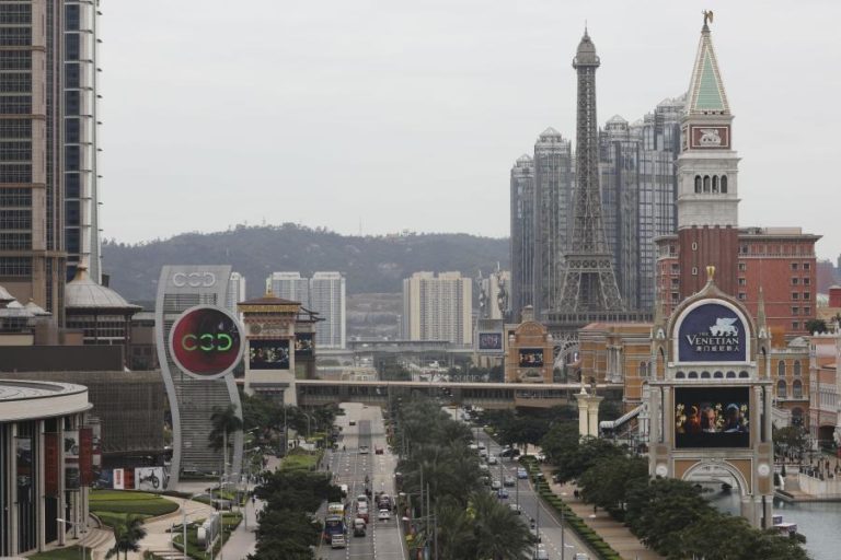 Receita do jogo em Macau cai 68% em maio em termos anuais