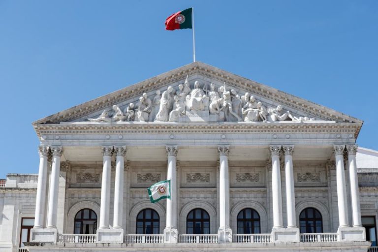 Governo deixa cair suspensão da caducidade das convenções coletivas até 2024