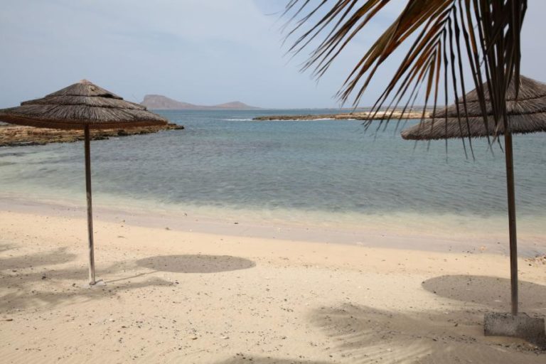 Ilha cabo-verdiana do Maio passa a ter Zona Económica Especial para o turismo