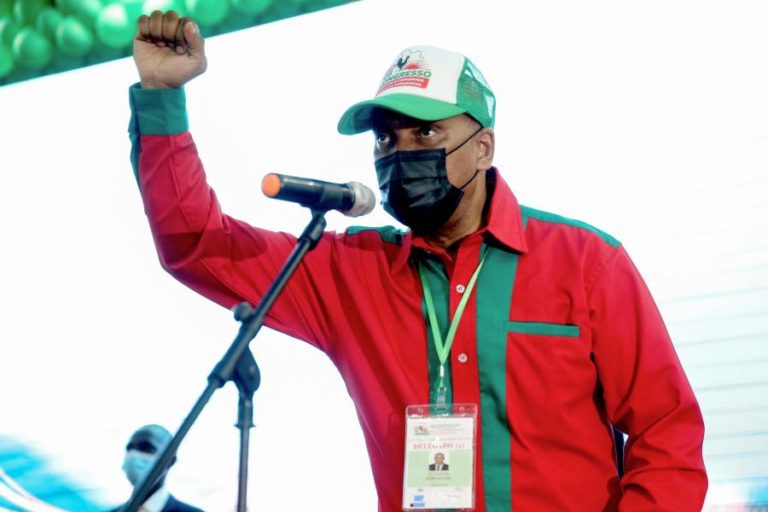 “Interesses escusos” na origem das suspeitas sobre licenciatura de líder da UNITA