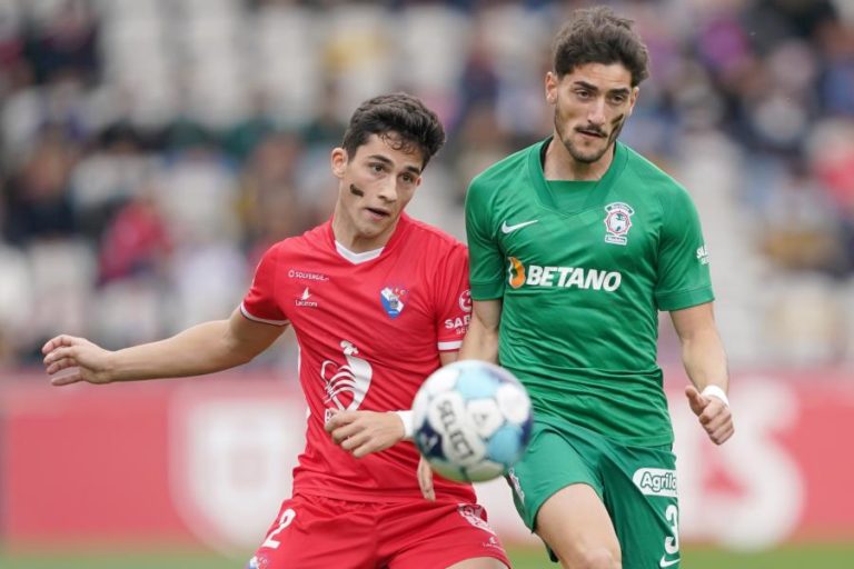 Futebolista Miguel Sousa renova com o Marítimo até 2025