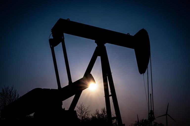 OPEP+ aumenta produção de petróleo para 648.000 barris por dia