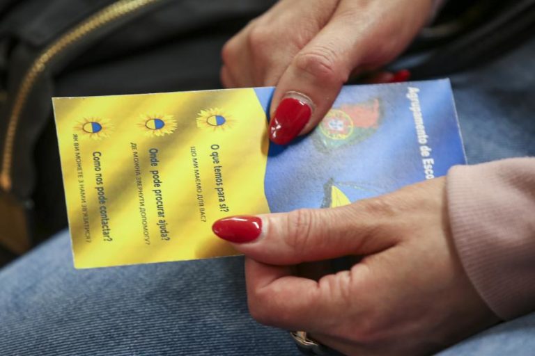 Portugal deu proteção temporária a quase 24 mil ucranianos em março