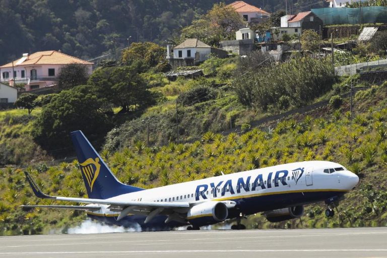 Ryanair anuncia três novas rotas de Portugal para o próximo inverno