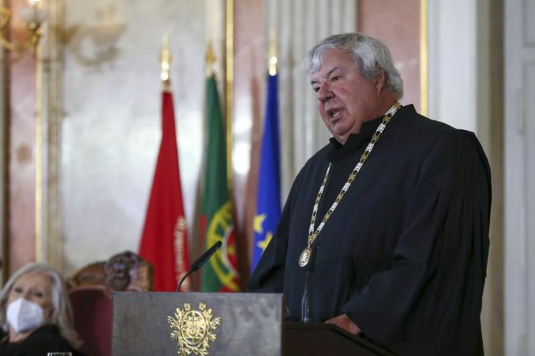 Novo texto do PS para regular ordens profissionais ainda põe em causa autonomia – Bastonário advogados