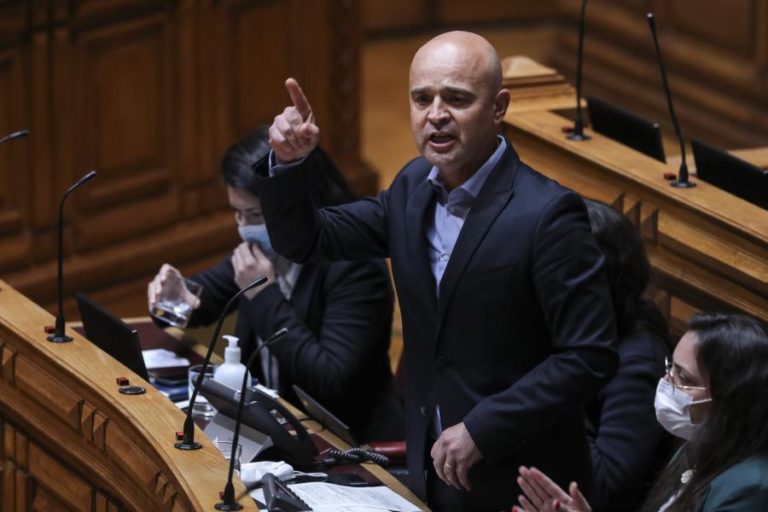 PCP exige medidas do Governo em relação aos serviços de ginecologia obstetrícia