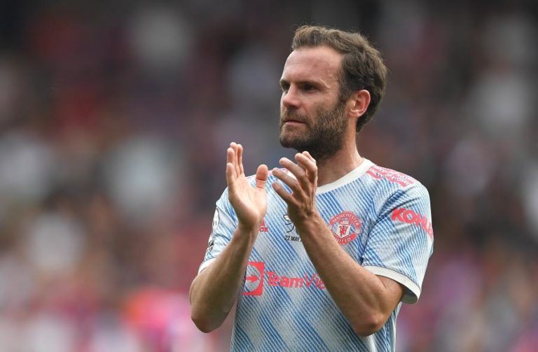 Futebolista espanhol Juan Mata também deixa o Manchester United no final da época