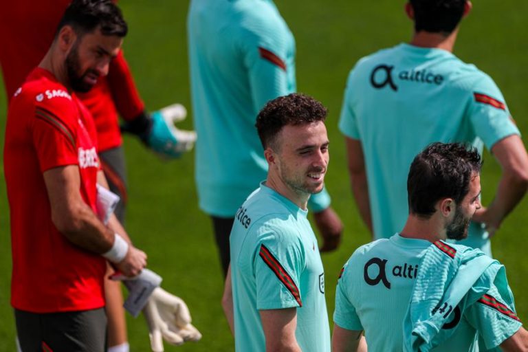 Liga das Nações: Diogo Jota realiza primeiro treino a um dia do duelo ibérico