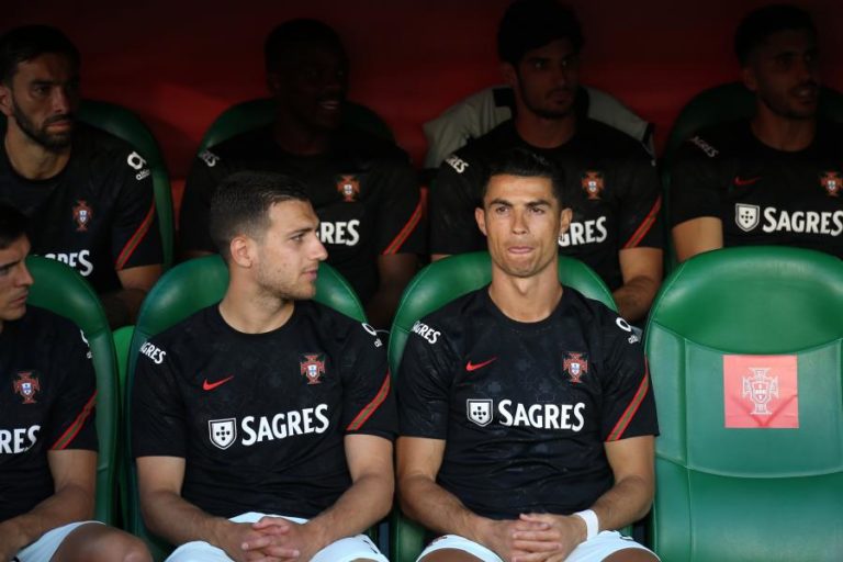 Liga Nações: Selecionador suíço defende que Ronaldo no banco “não tem valor”