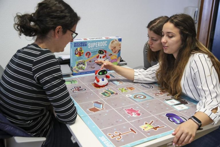 Politécnico de Leiria transforma sala de aula em laboratório de pensamento complexo
